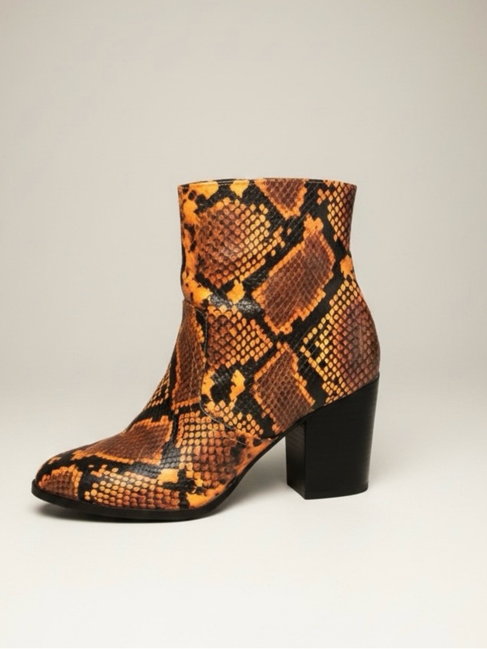 Steve Madden Dallas Snakeskin Ankle Booties‎ 6M NWOT